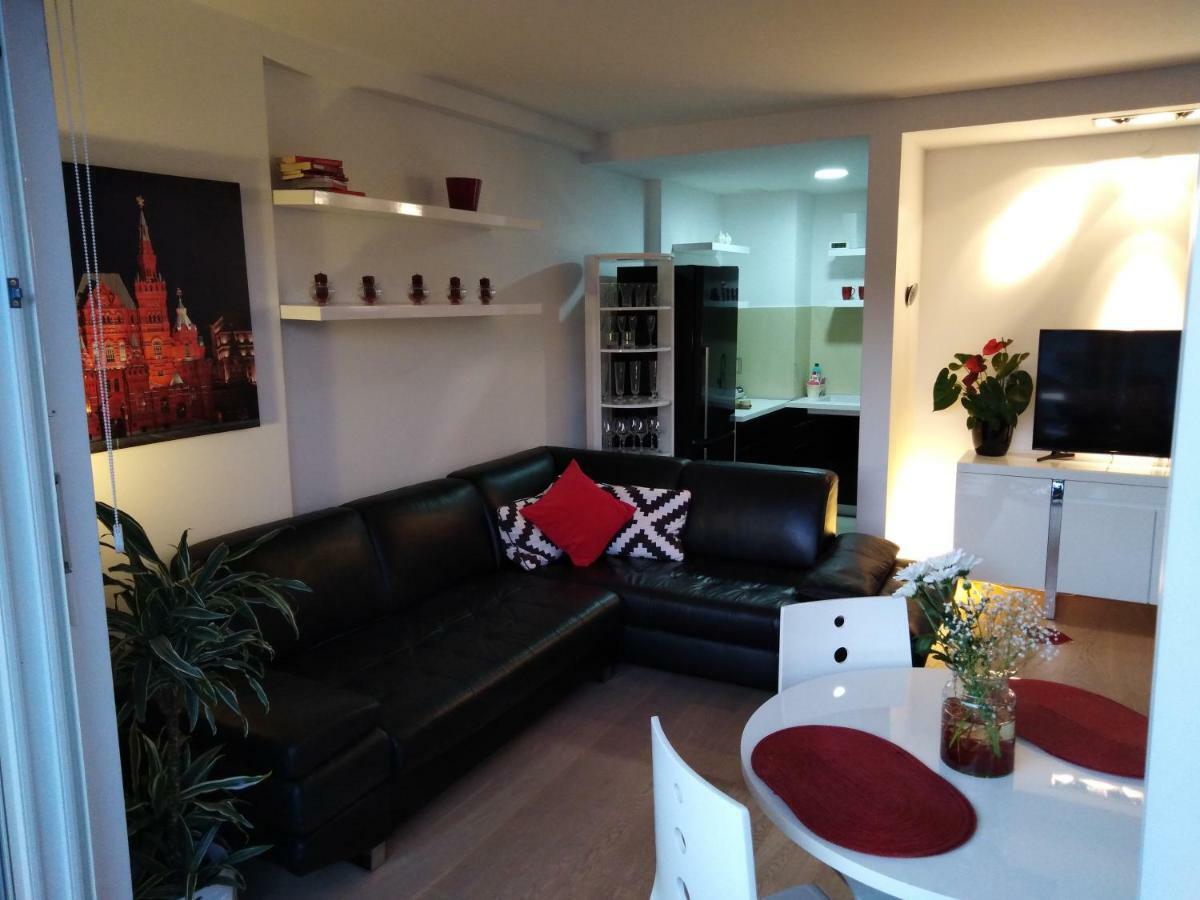 Red Lux Apartment Budva Exterior foto